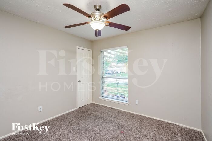 Building Photo - 16950 Nicole Ln