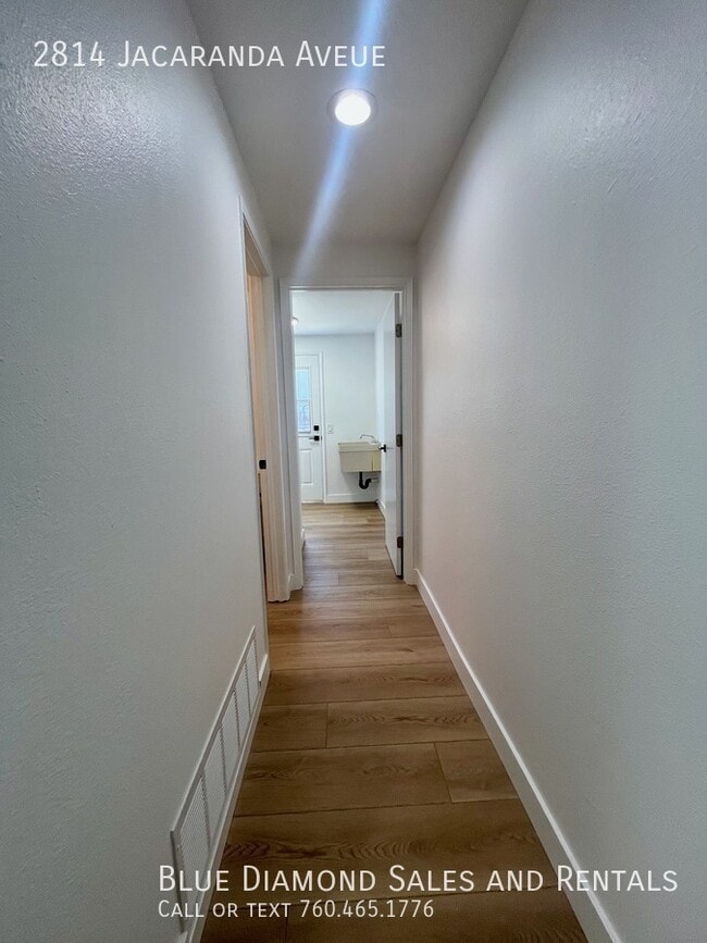 Building Photo - 2814 Jacaranda Ave