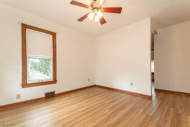 Building Photo - 38171 Wilson Ave