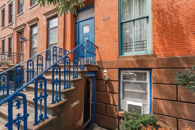 Building Photo - 808 Bloomfield St