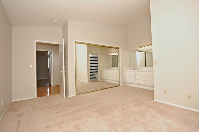 Building Photo - Gorgeous 3 Bedroom Home in Encinitas!