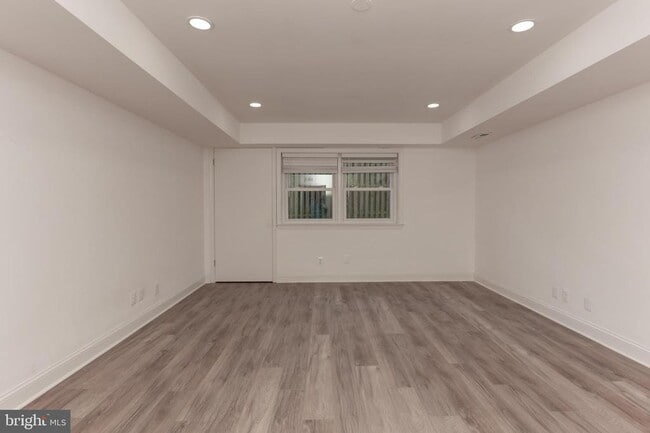 Building Photo - 3858 N Tazewell St