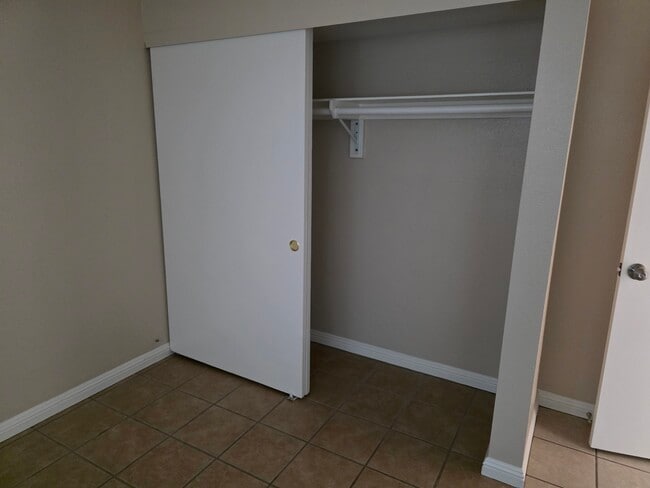 Building Photo - 6553 Desert Queen Ave