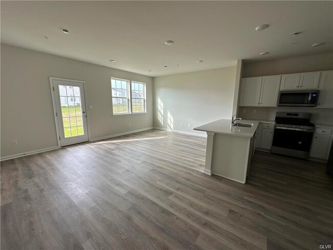 Building Photo - 1191 Susan Cir
