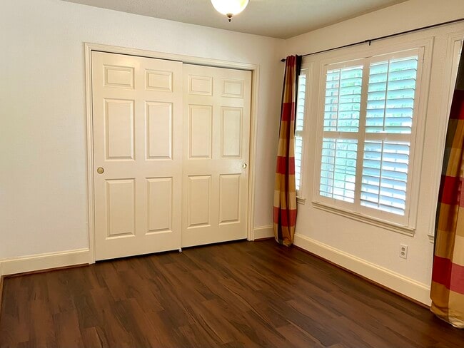 Building Photo - 12803 Birch Falls Rd