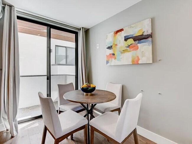 Building Photo - RARE Luxurious 3 Bedroom + Office in Hillcrest / Mission Hills