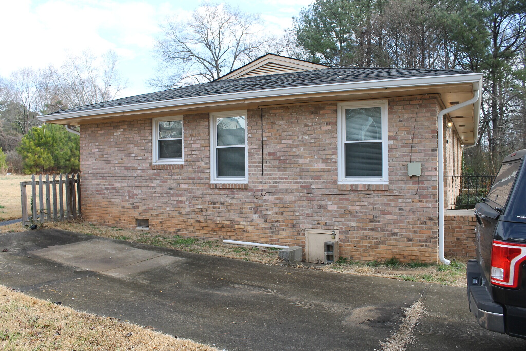 Building Photo - 756 Sunset Blvd SW