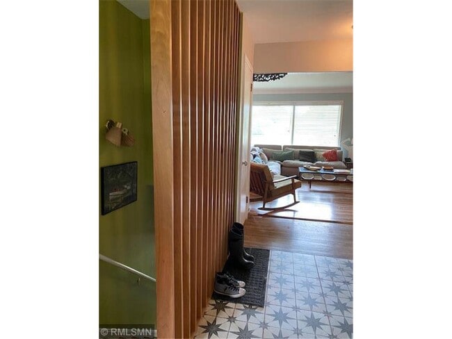 Building Photo - 1952 Oak Knoll Dr