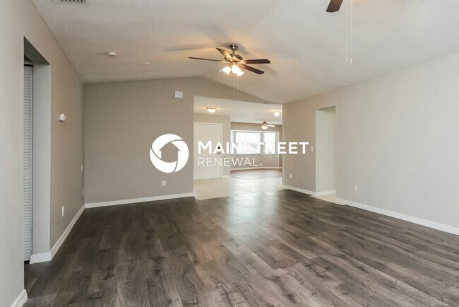 Building Photo - 3 Bedroom Pet-Friendly Home in Kissimmee, FL with Main Street Renewal