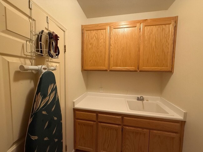 Building Photo - Beautiful 3-Bedroom, 2.5-Bath Home in Wind...