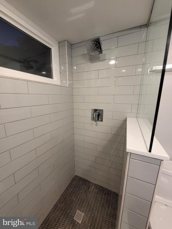 Building Photo - 2710 Rose Valley Dr