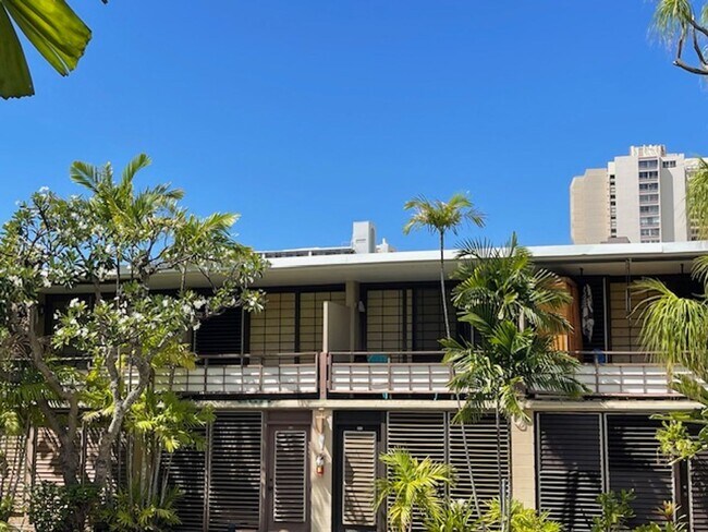 Building Photo - Furnished Upgraded Makiki Studio - ALL Utilities Included!!