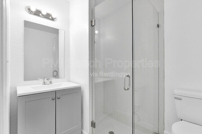 Building Photo - 13900 Folkestone Cir