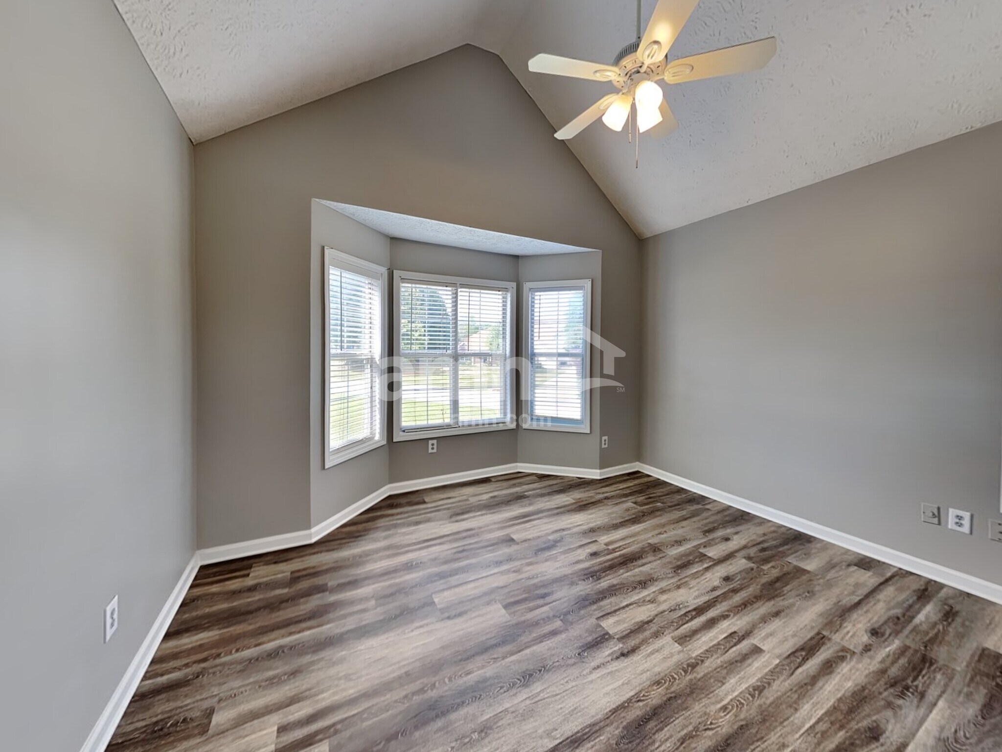 Building Photo - 2025 Graybrook Dr