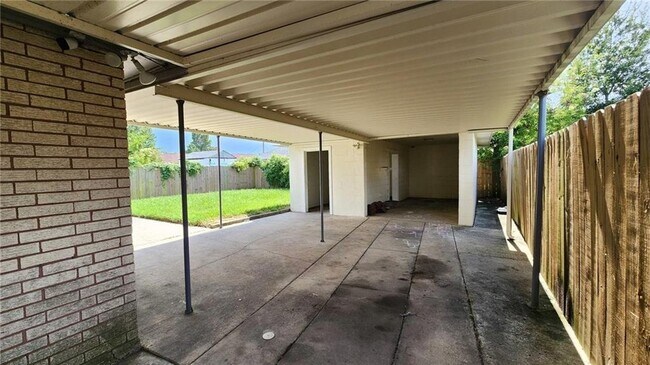 Building Photo - 7500 Symmes Ave