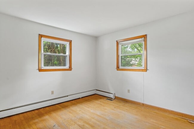 Building Photo - 1313 Giles Rd