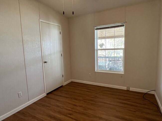 Building Photo - Spacious 4-Bedroom, 2-Bath Manufactured Ho...