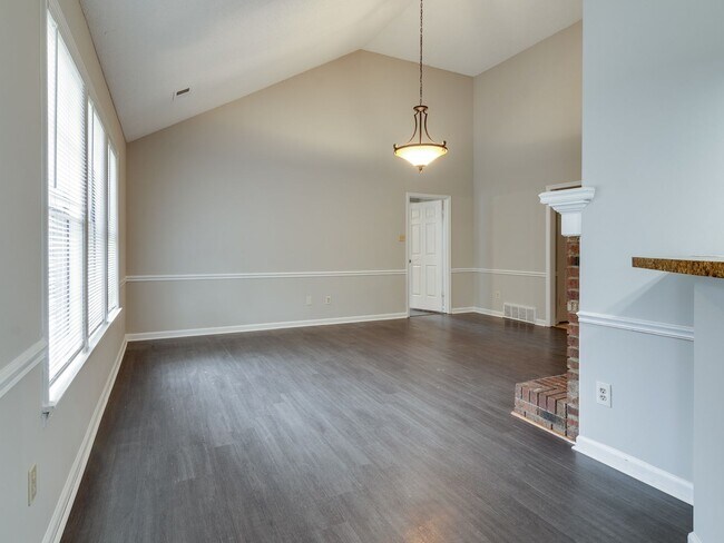 Building Photo - Spacious 3BR/2BA Bartlett rental home in GREAT location!