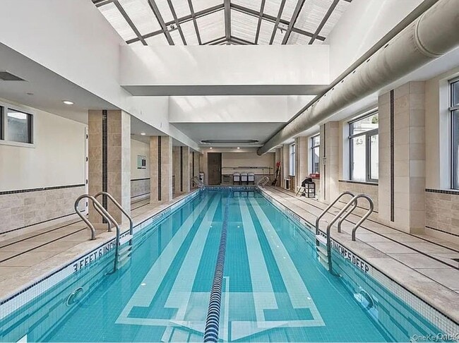 Building Photo - 3220 Arlington Ave