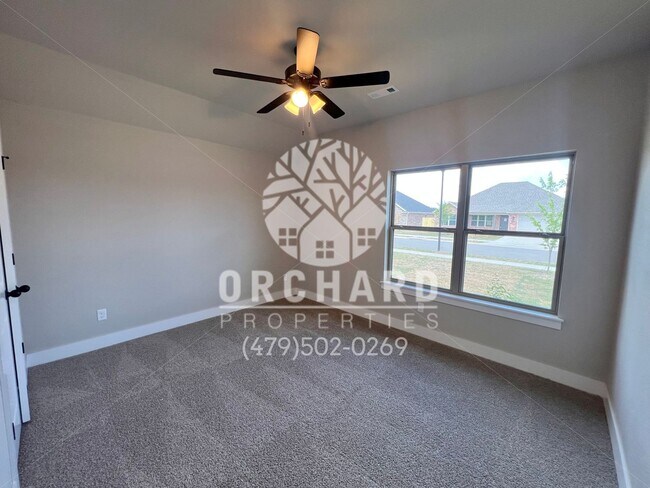 Building Photo - Tontitown- Single Family Home- Beautiful Wellington Plan- 9 Month Lease