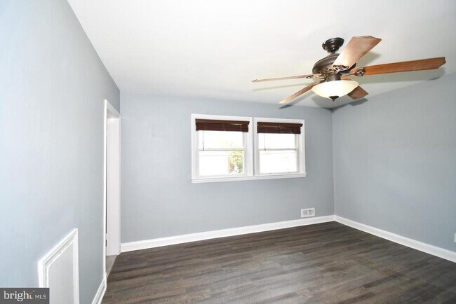 Building Photo - 1410 N Forest Park Ave