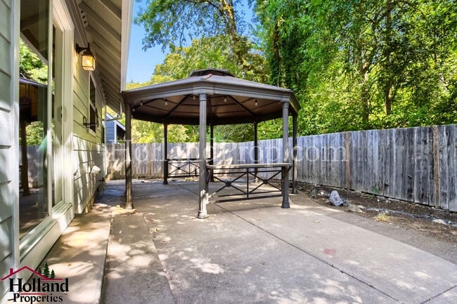 Building Photo - 6860 SW 188th Ave