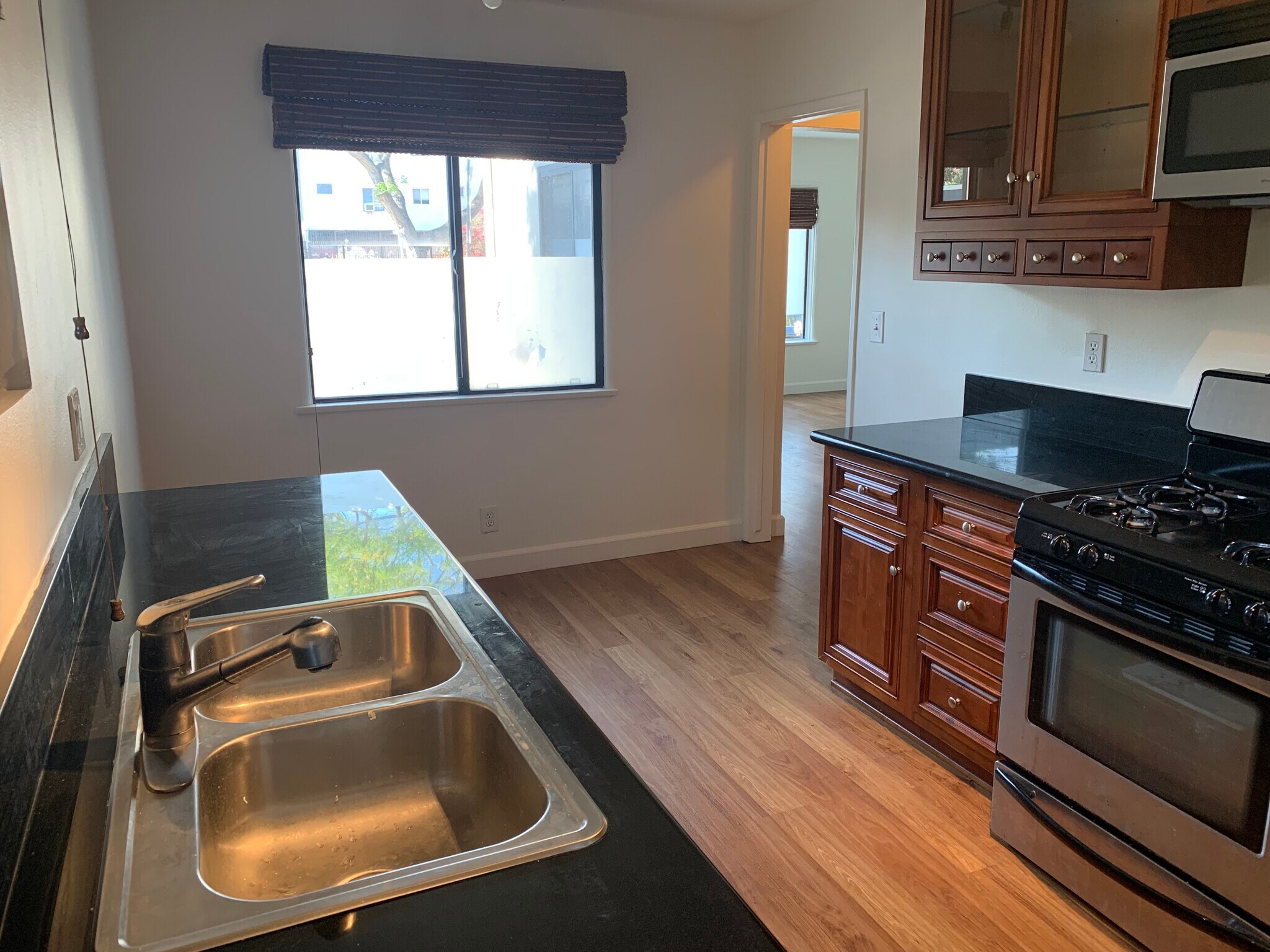 Kitchen - 7156 Lexington Ave