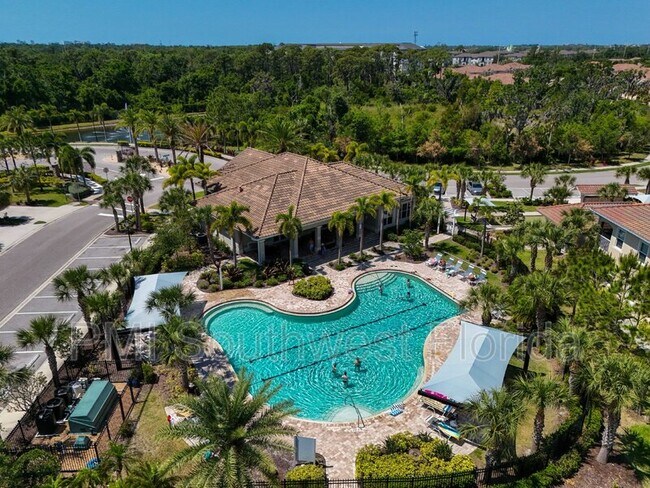 Building Photo - 2844 Esmeralda Dr