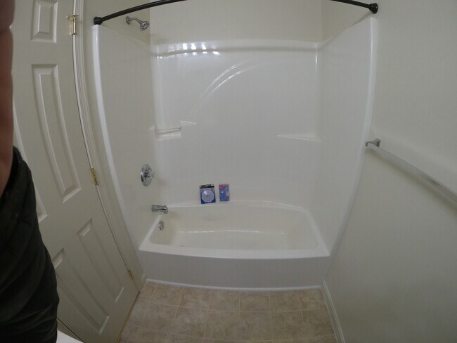 Building Photo - 2121 Quail Hollow Dr