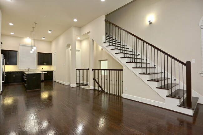 Building Photo - 4009 Lillian St