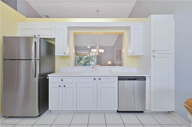 Building Photo - 14521 Daffodil Dr