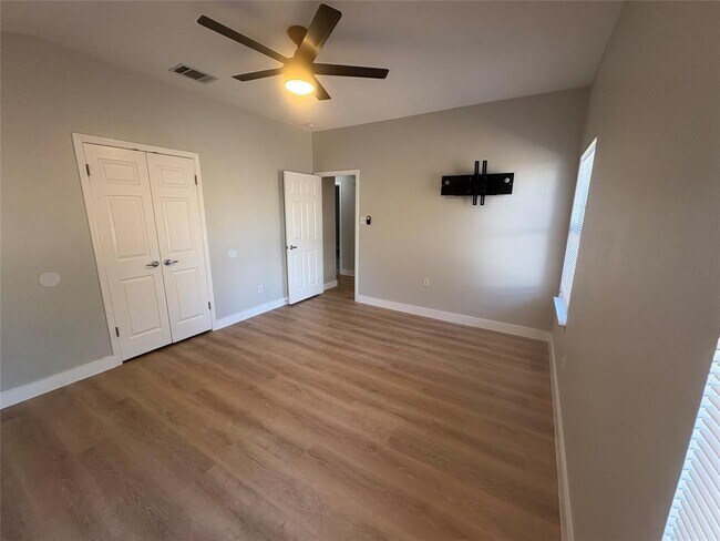 Building Photo - 1207 Shaun Dr