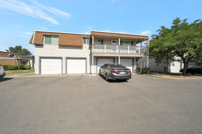 Building Photo - Charming Condo in Meadowbrook Village w 1 ...