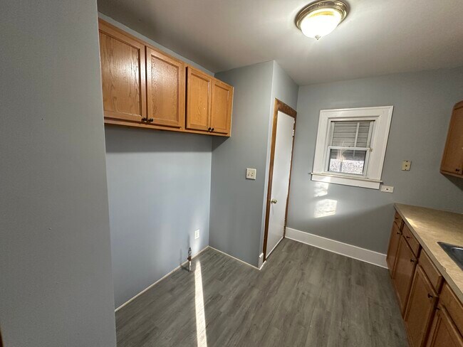 Building Photo - 2512 Tyrone St