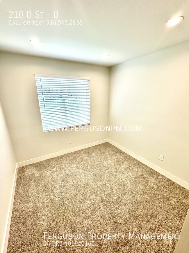 Building Photo - 210 D St