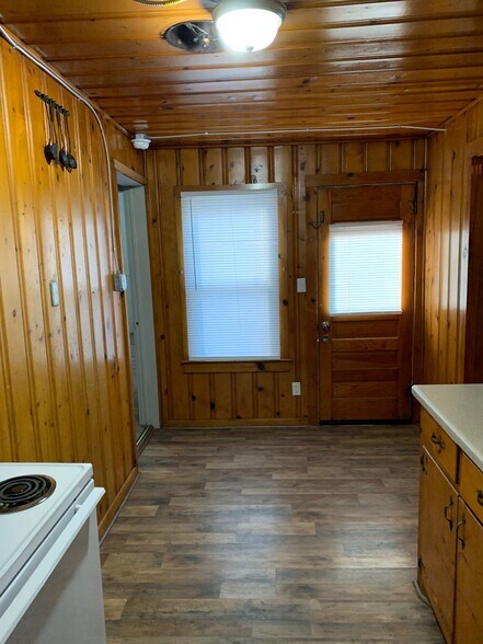 Building Photo - 411 E Harrison Ave