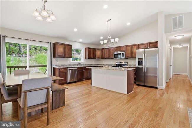 Building Photo - 1617 Tomahawk Trail