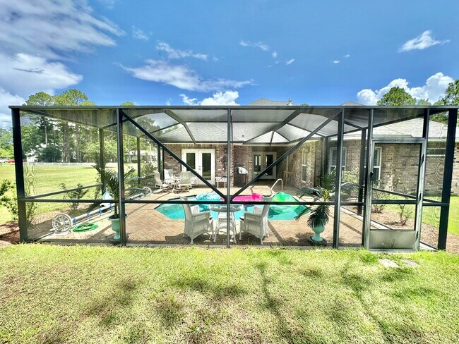 Building Photo - 206 E Pinehurst Dr