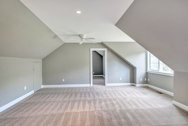 Building Photo - 2 Bedroom House with Attached Garage in Earlysville