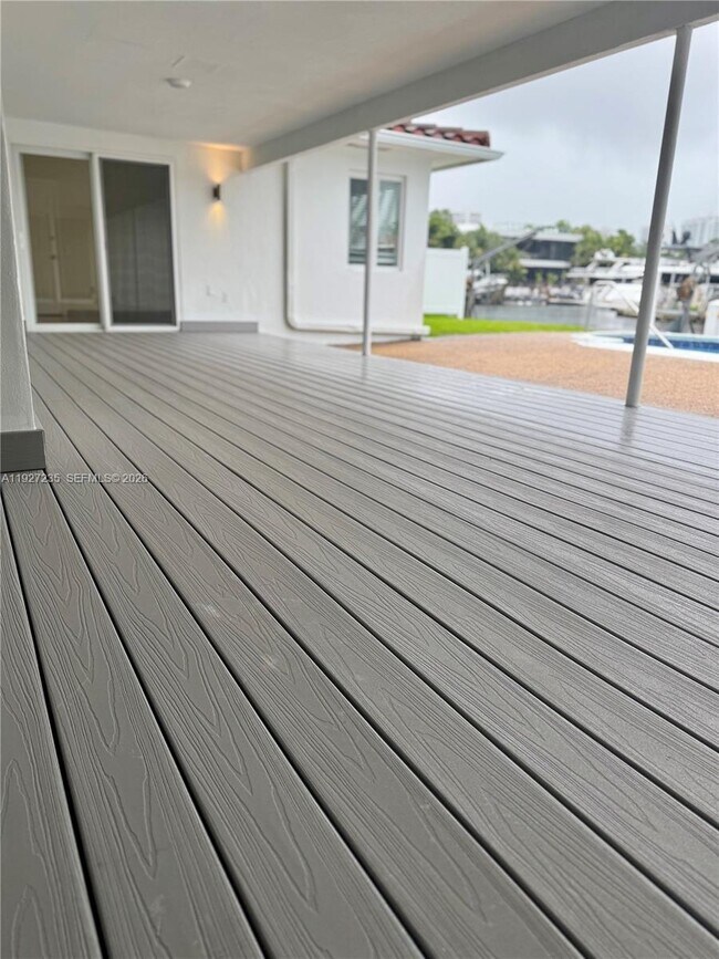 Building Photo - 16453 NE 33rd Ave