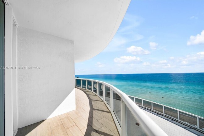 Building Photo - 16001 Collins Ave