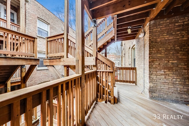 Building Photo - 936 Pleasant St