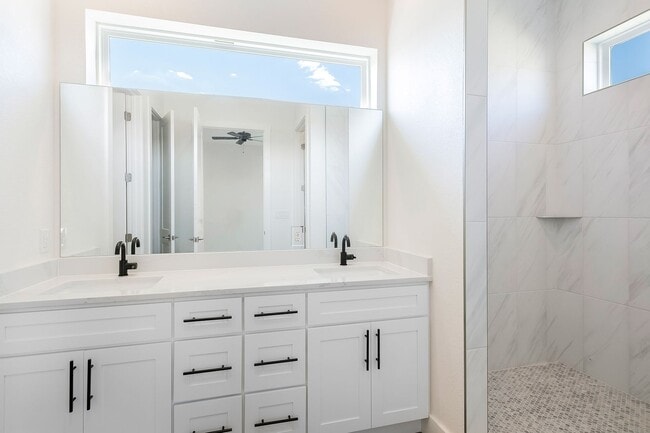 Building Photo - Oaks Of Windcrest