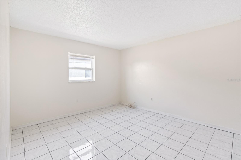 Building Photo - 10419 Kidron Ave