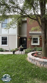 Building Photo - 1565 E Lenz Ln