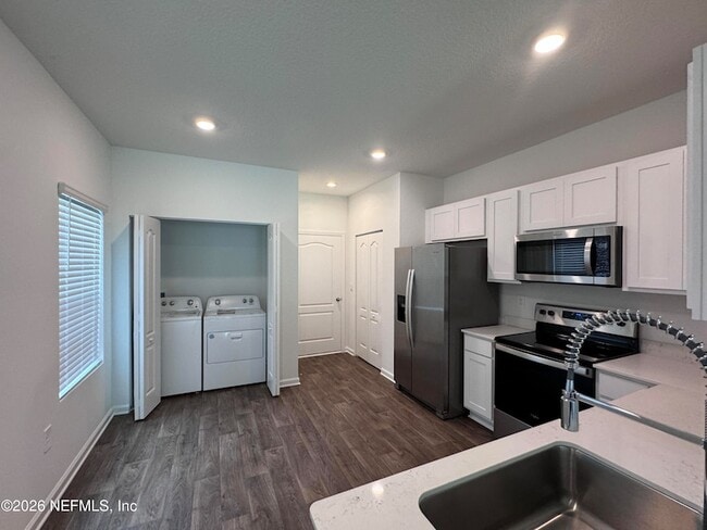 Building Photo - 9048 Alpine Aster Rd