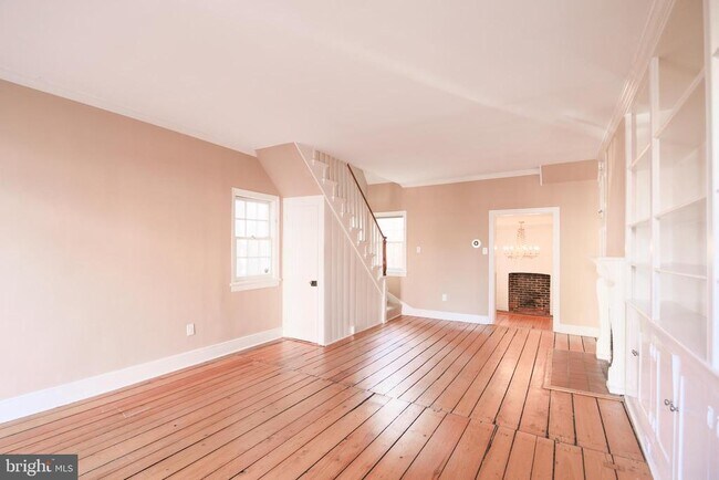 Building Photo - 217 S Lee St