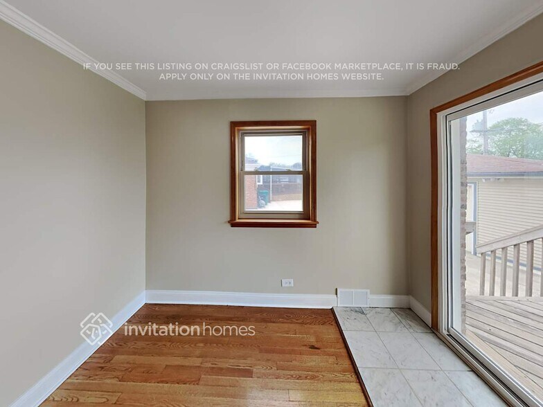 Building Photo - 11145 Boeger Ct