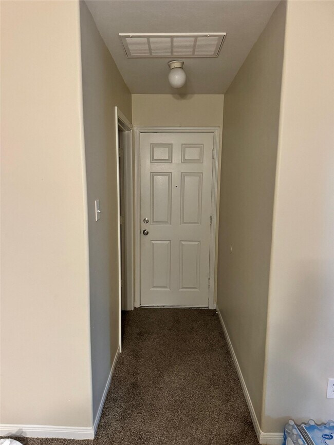 Building Photo - 835 Dracena Ct