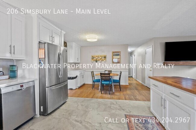 Building Photo - 206 Simsbury Ln